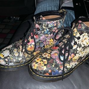 RARE vintage Floral Doc Dr. Martens wmns 6